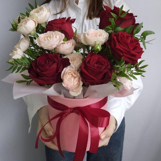 Копмозиция с кустовыми розами