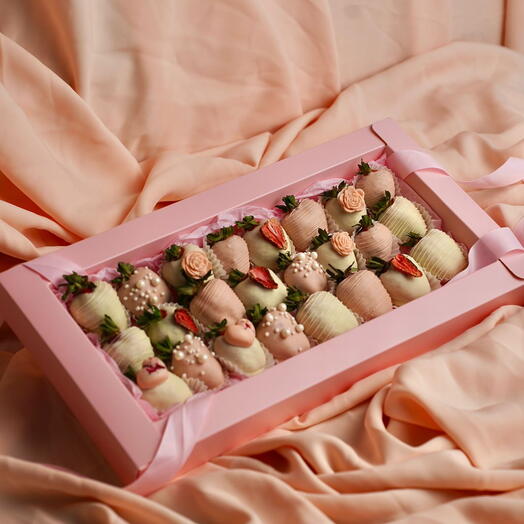 Нежный набор из 24шт клубник в шоколаде