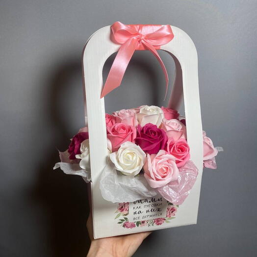 Ароматная композиция из мыльных роз для мамы