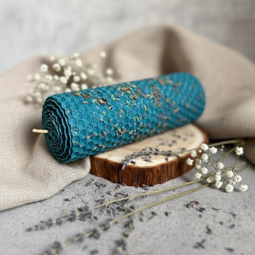 Голубая свеча из вощины «Тишина и гармония» (размер L)