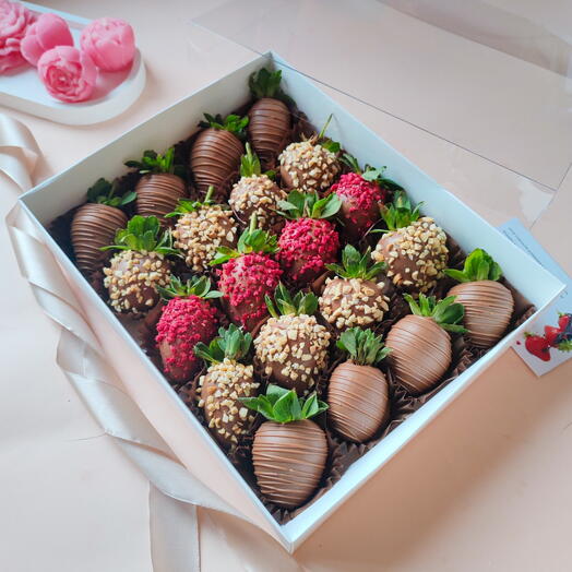 Клубника в молочном шоколаде 20 - 25 шт