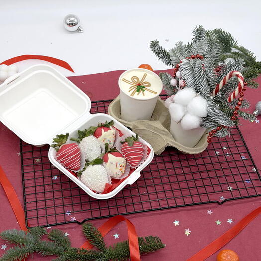 Новогодний бенто торт в стаканчике, клубника в шоколаде и букетик ароматного нобилиса в стаканчике