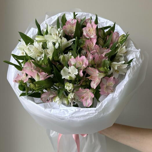 Моно из 11 розовых и белых альстромерий | BLOSSOM