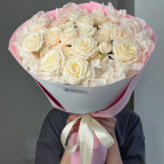 Букет из нежных кустовых роз