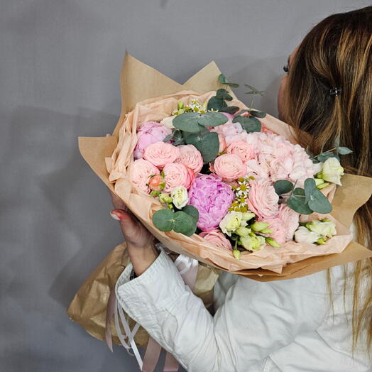 Букет  с пионами ️