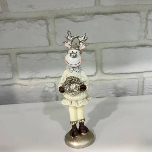 Олененок с венком