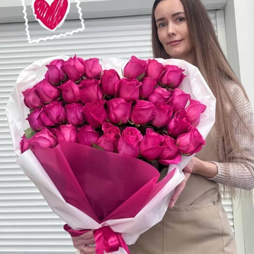 33 розы в виде сердца