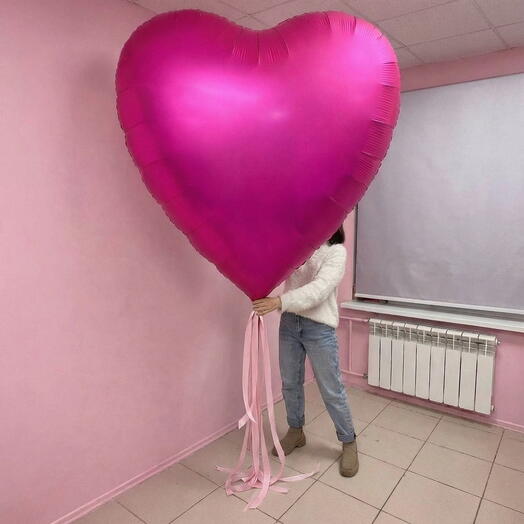 Гигантское розовое фольгированное сердце