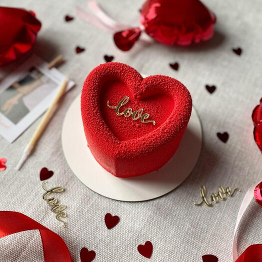 Муссовый бенто торт  сердце для второй половинки  с топпером «love»