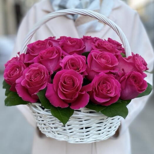 25 малиновых роз Пинк Флойд в корзине💕
