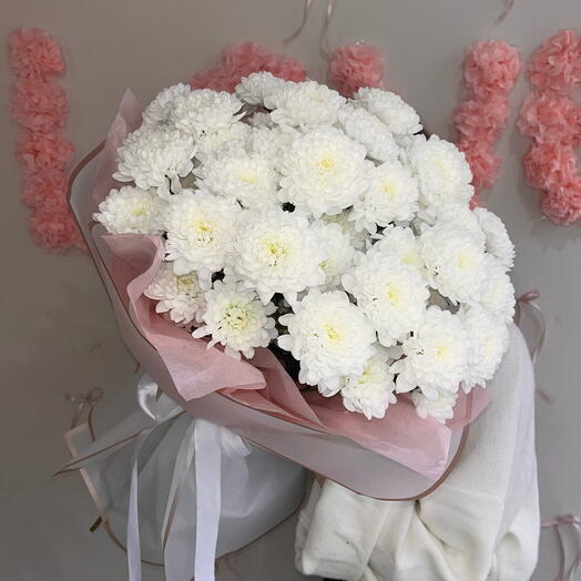 Bouquet of white chrysanthemums