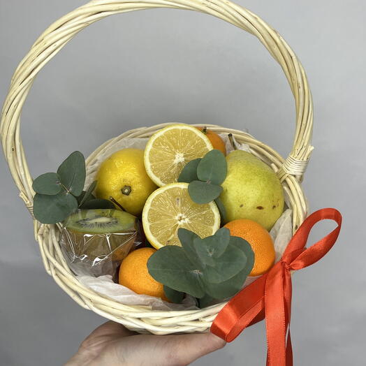 Корзина с фруктами для любимой