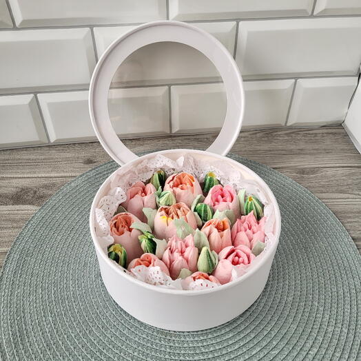 Зефирные тюльпаны в круглой коробочке