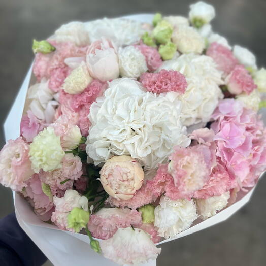 Роскошный пышный букет «Торжество нежности»