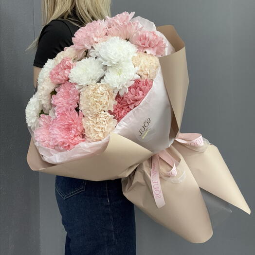 Стильный букет-бочонок «Пышная симфония»🌼💗 | Кустовые хризантемы | Пышные диантусы | Современная пышная упаковка