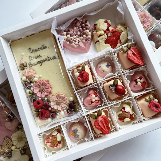 Шоколадный набор с фантазийной плиткой 🌸