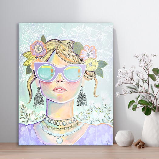 Картина девушки с веснушками в стиле бохо, летний пейзаж, полевые цветы, живопись в пастельных оттенках