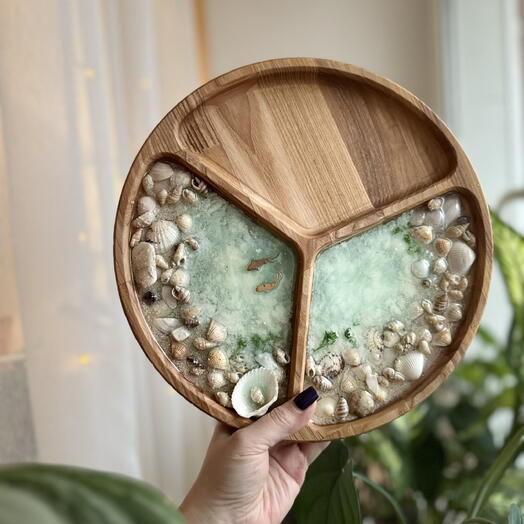 Менажница из ясеня с морем из эпоксидной смолы