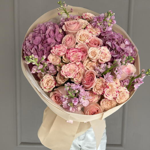 Trendy dopamine bouquet