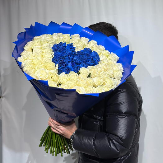 Букет Роз синее сердце