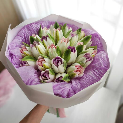 Букет из зефирных тюльпанов