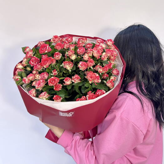 Большой букет кустовых роз🌹