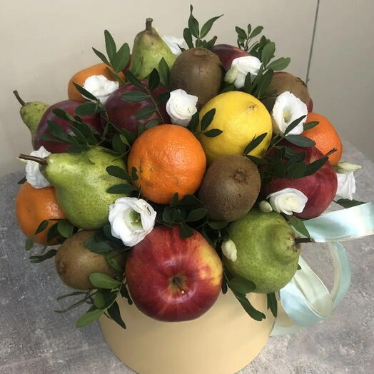 Коробка с фруктами