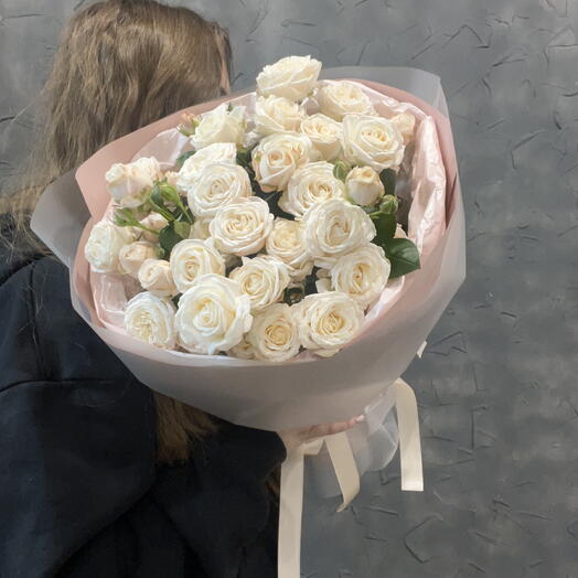 Кустовые нежные розы