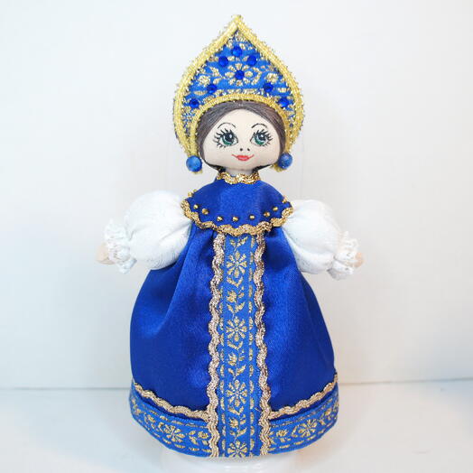 Русская кукла в синем сарафане