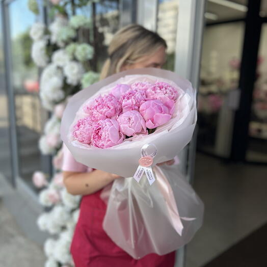 Клубничные пионы