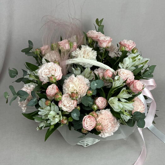 Цветы в корзине💞🌸. Мадам бомбастик, альстромерия, диантус