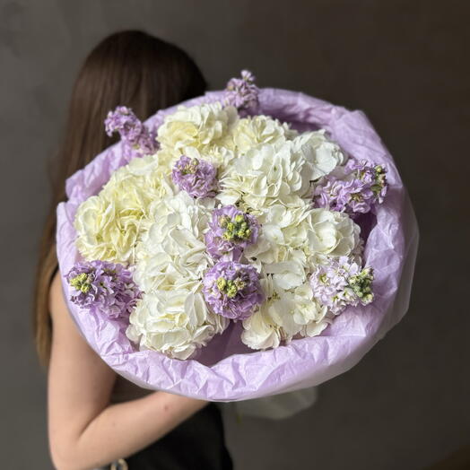 Белые гортензии + сиреневые маттиолы 💜 Нежные шапки и душистое облако