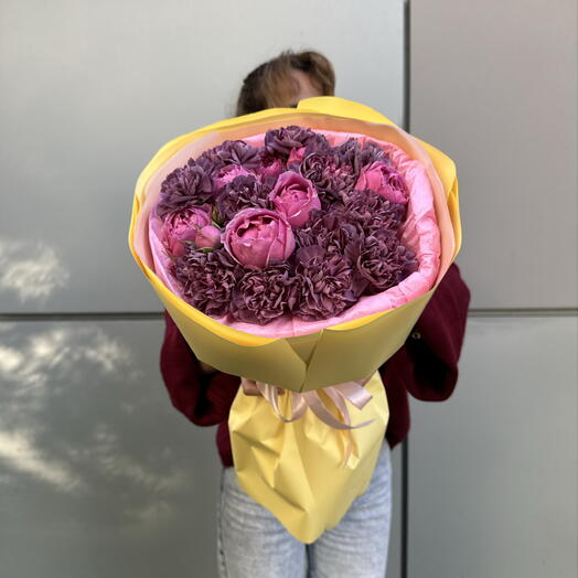 🌷 «Там, где живёт нежность: букет из диантусов и пионовидных роз сорта Сильва Pink» 💖