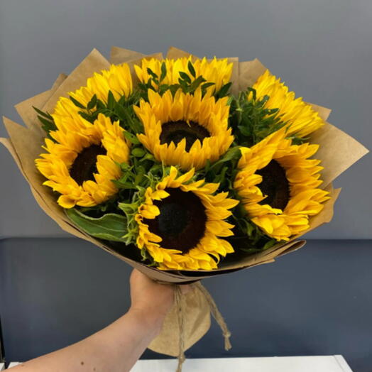 Букет из 7 подсолнухов 🌻