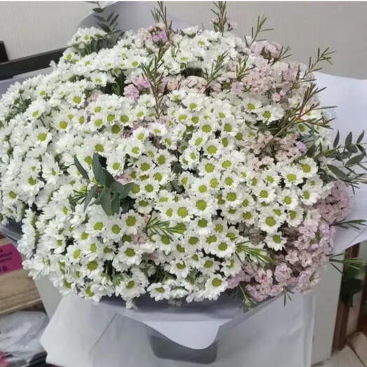 Букет из ромашек Сантино с вереском