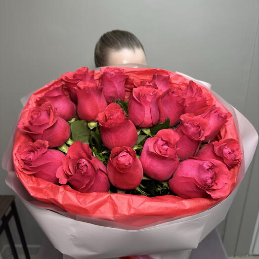 Авторский моно букет из 19 роз