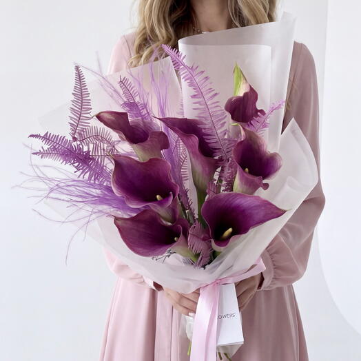 Букет «Пуэрто» с каллами и деталями от Xoflowers