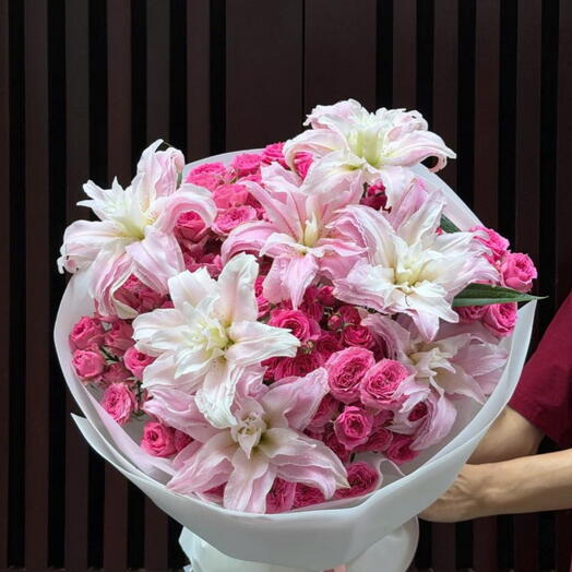 lily x Spray Roses