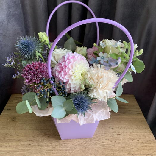 Фиолетовая сумочка с сезонным георгином💜
