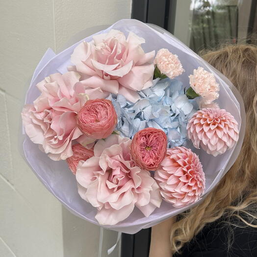 Blue hydrangea, French roses and dahlias