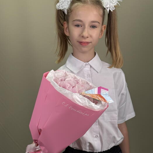 Букет с гортензией ко дню знаний🔔