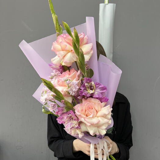 Букет Гладиолусы, Французская Роза и Маттиола 💜
