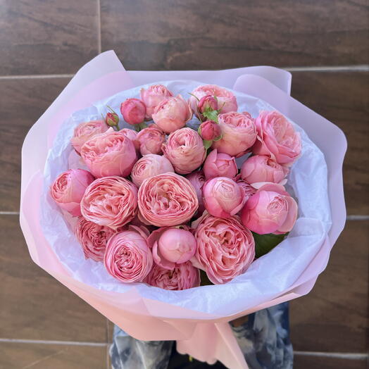 Нежный букет из пион кустовой розы премиум сорта Silva Pink