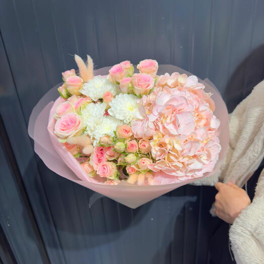 Гортензия 💞 кустовые розы 💚 Total pink look