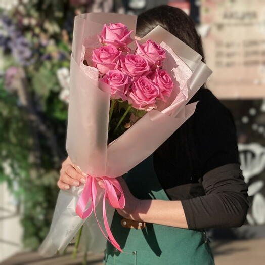 Букет из розовых роз