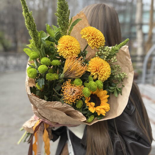 Букет с подсолнухом