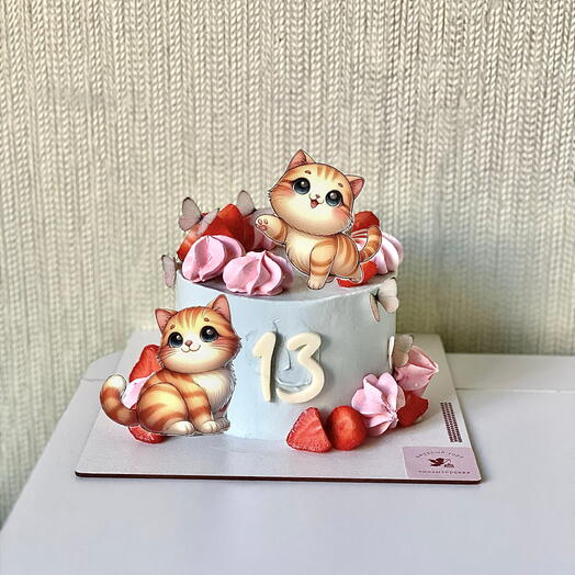 Торт на день рождения для дочки с клубникой и безе
