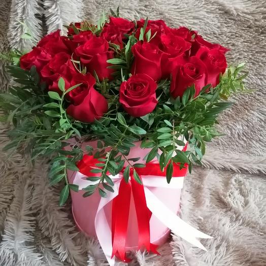 Коробочка шляпная с 25 красных роз 🤩🥰