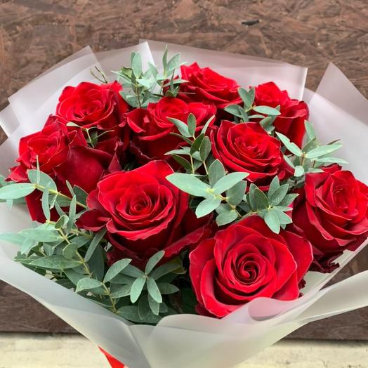 Ramo de rosas rojas y eucalipto "Bosco»