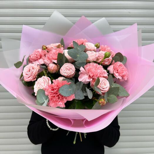 Гвоздика и пионовидная кустовая Роза 🌸